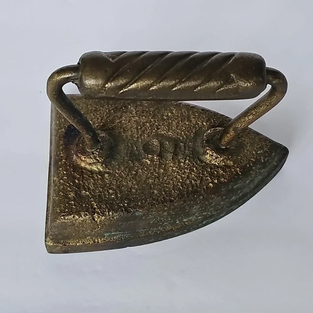Antique Bronze Cast‎ Iron Clothing Press Iron Vintage 5lbs 11oz 1825